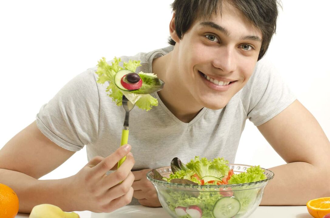 ensalada de verduras para un aumento natural de la potencia